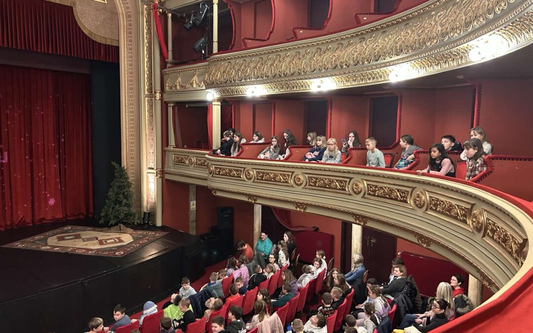 Varaždin u znaku umjetnosti – učenici OŠ Koprivnički Bregi oduševljeni predstavom „Orašar“